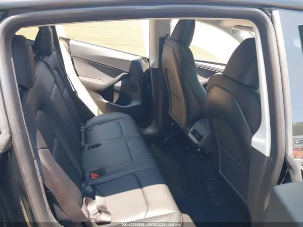7SAYGDEF0PF712493 2023 TESLA MODEL Y - Image 8