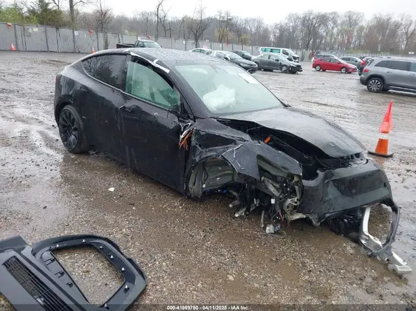 7SAYGDEF0PF715703 2023 TESLA MODEL Y - Image 1