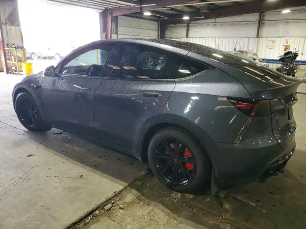 7SAYGDEF0PF740942 2023 TESLA MODEL Y - Image 2