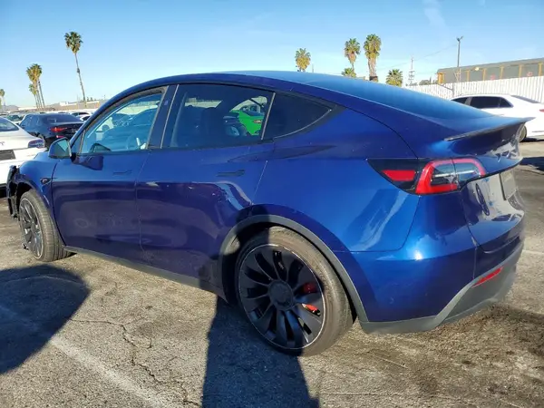 7SAYGDEF0PF795956 2023 TESLA MODEL Y - Image 2
