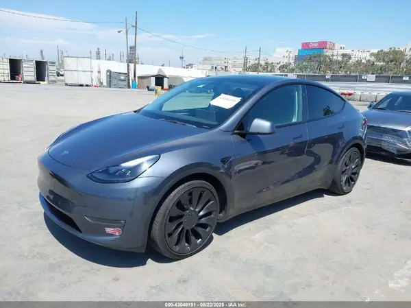 7SAYGDEF0PF801075 2023 TESLA MODEL Y - Image 2