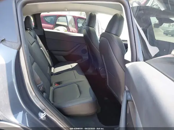 7SAYGDEF0PF801075 2023 TESLA MODEL Y - Image 8