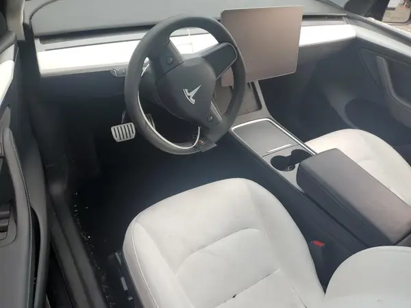 7SAYGDEF0PF808883 2023 TESLA MODEL Y - Image 8
