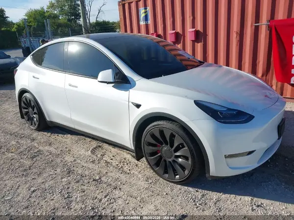 7SAYGDEF0PF811542 2023 TESLA MODEL Y - Image 1