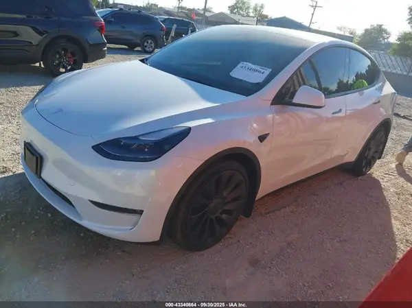 7SAYGDEF0PF811542 2023 TESLA MODEL Y - Image 2