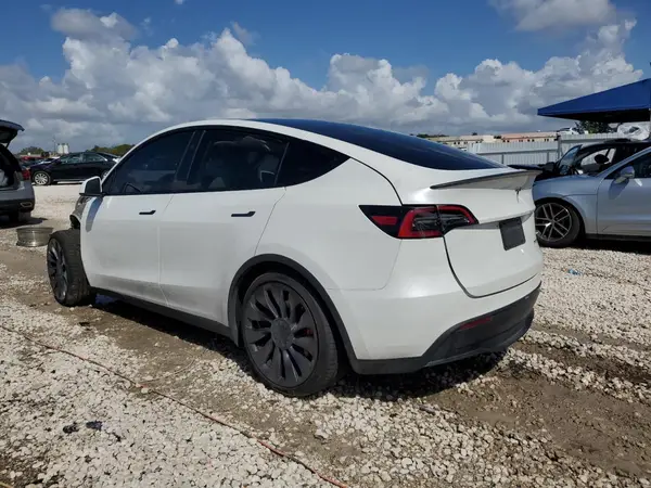 7SAYGDEF0PF832570 2023 TESLA MODEL Y - Image 2