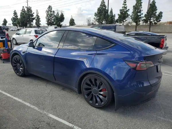 7SAYGDEF0PF833394 2023 TESLA MODEL Y - Image 2