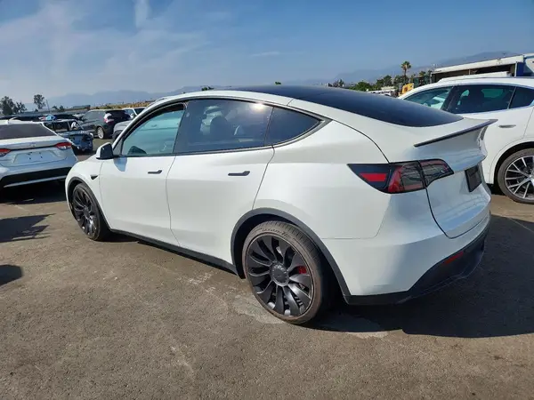 7SAYGDEF0PF850132 2023 TESLA MODEL Y - Image 2
