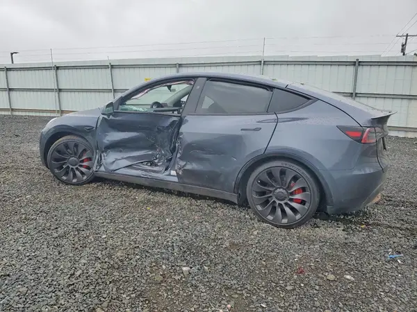 7SAYGDEF0PF858571 2023 TESLA MODEL Y - Image 2