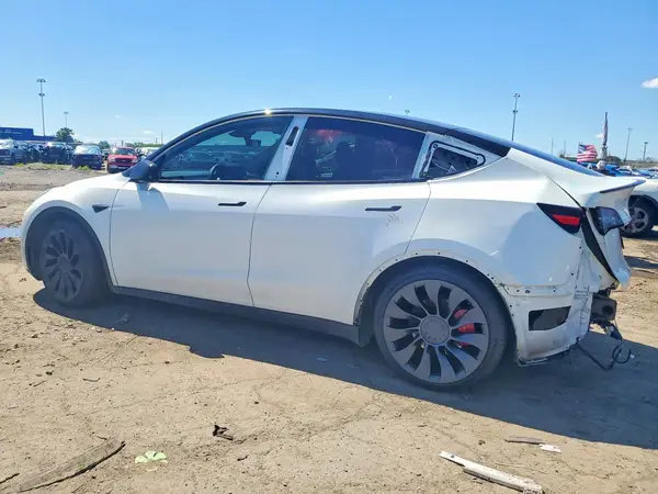 7SAYGDEF0PF860093 2023 TESLA MODEL Y - Image 2