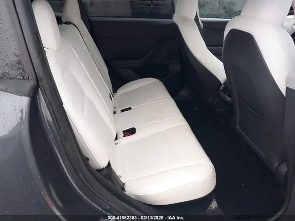 7SAYGDEF0PF860353 2023 TESLA MODEL Y - Image 8