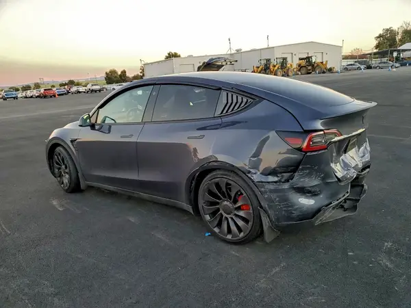 7SAYGDEF0PF872003 2023 TESLA MODEL Y - Image 2