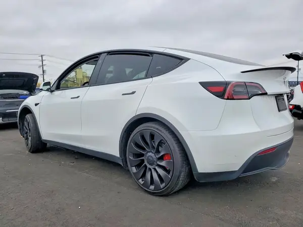 7SAYGDEF0PF886659 2023 TESLA MODEL Y - Image 2
