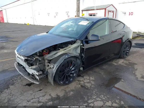 7SAYGDEF0PF900737 2023 TESLA MODEL Y - Image 2