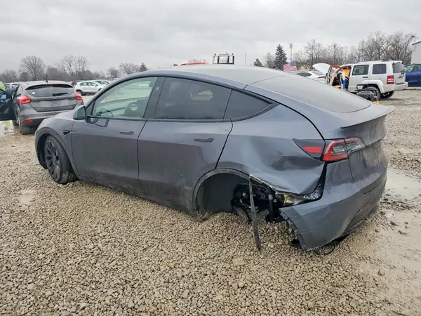7SAYGDEF0PF909714 2023 TESLA MODEL Y - Image 2