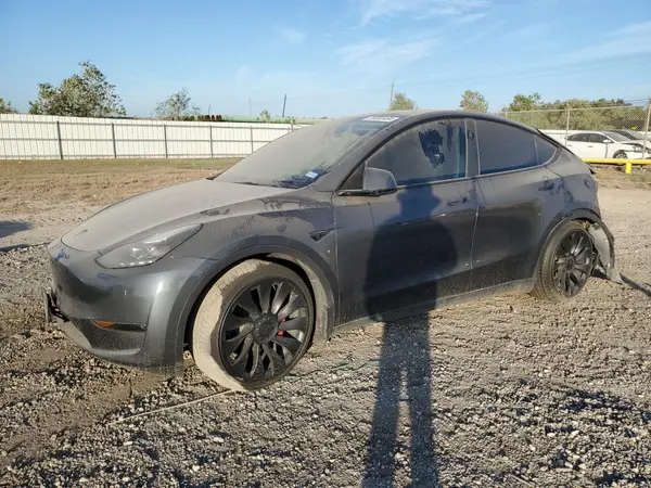 7SAYGDEF0PF943264 2023 TESLA MODEL Y - Image 1