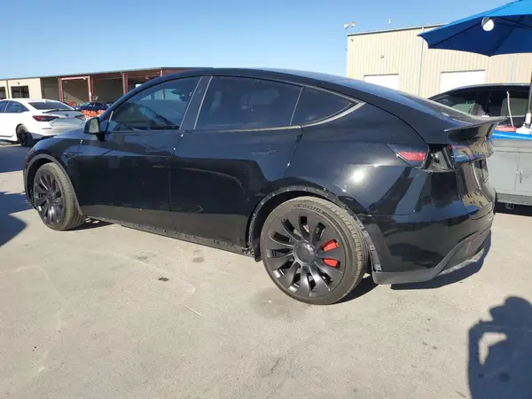 7SAYGDEF0PF947671 2023 TESLA MODEL Y - Image 2