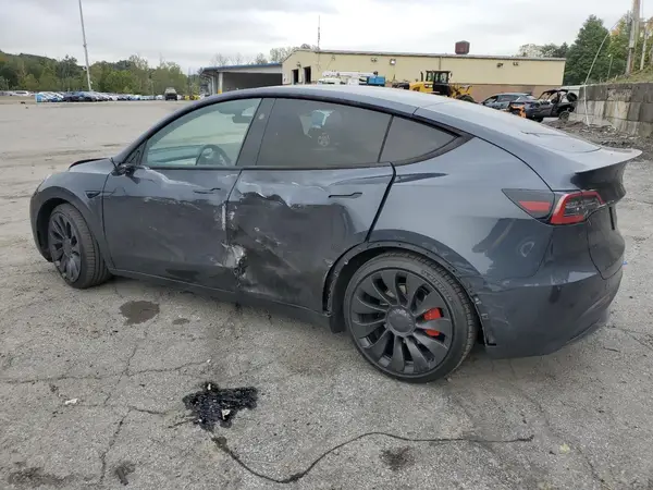 7SAYGDEF0RA262022 2024 TESLA MODEL Y - Image 2