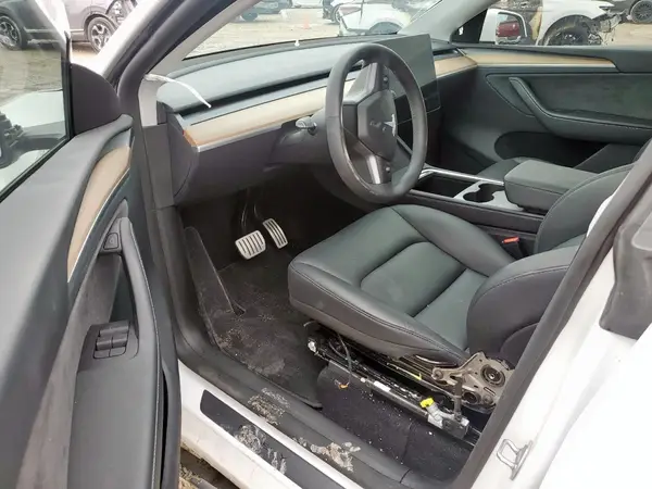 7SAYGDEF0RA266605 2024 TESLA MODEL Y - Image 8