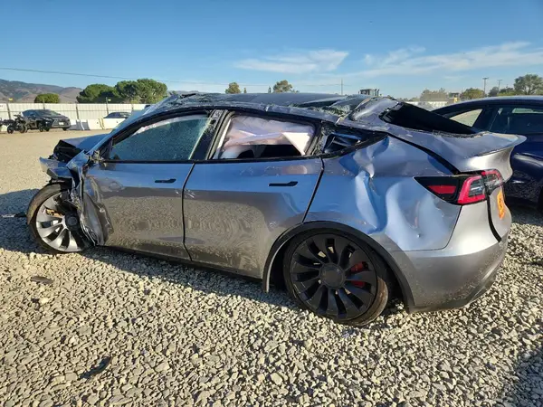 7SAYGDEF0RA296543 2024 TESLA MODEL Y - Image 2