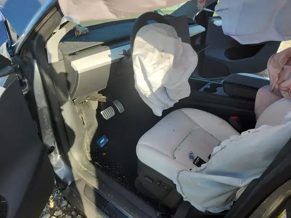 7SAYGDEF0RA296543 2024 TESLA MODEL Y - Image 8