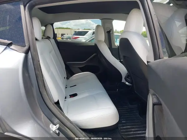 7SAYGDEF0RA306441 2024 TESLA MODEL Y - Image 8