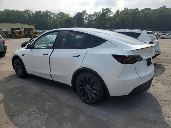 7SAYGDEF0RA312272 2024 TESLA MODEL Y - Image 2