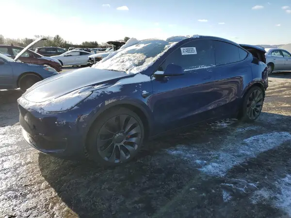 7SAYGDEF0RA312711 2024 TESLA MODEL Y - Image 1