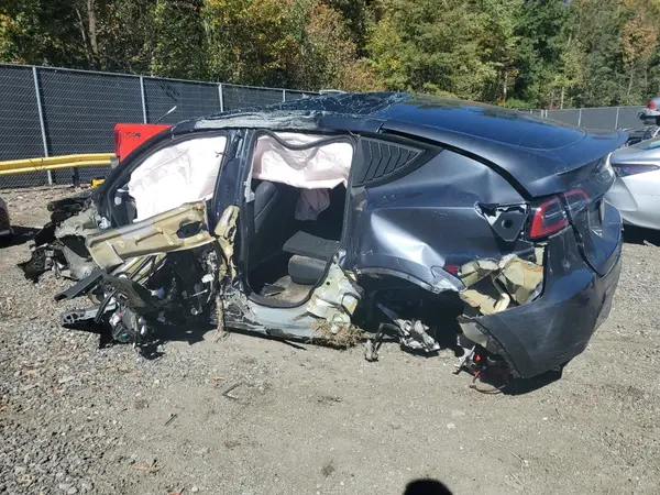 7SAYGDEF0RA322865 2024 TESLA MODEL Y - Image 2