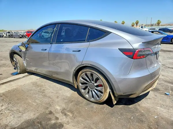 7SAYGDEF0RA324101 2024 TESLA MODEL Y - Image 2