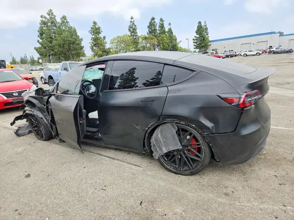 7SAYGDEF0RA326320 2024 TESLA MODEL Y - Image 2