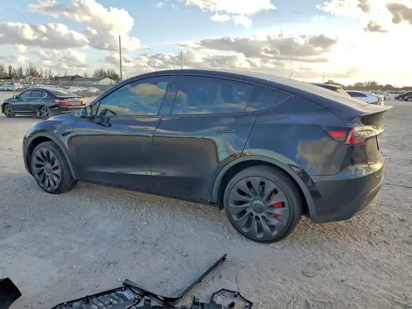 7SAYGDEF0RF020074 2024 TESLA MODEL Y - Image 2