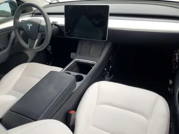 7SAYGDEF0RF020074 2024 TESLA MODEL Y - Image 8