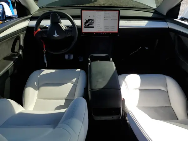 7SAYGDEF0RF021676 2024 TESLA MODEL Y - Image 8