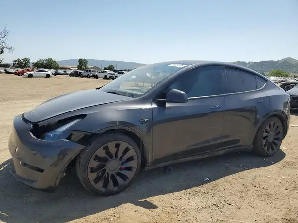 7SAYGDEF0RF024089 2024 TESLA MODEL Y - Image 1