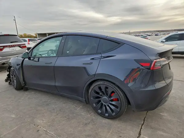 7SAYGDEF0RF024464 2024 TESLA MODEL Y - Image 2