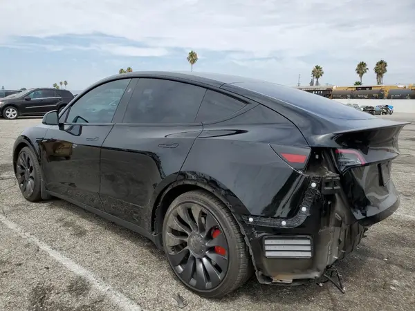7SAYGDEF0RF033438 2024 TESLA MODEL Y - Image 2
