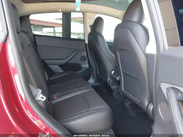 7SAYGDEF0RF048313 2024 TESLA MODEL Y - Image 8