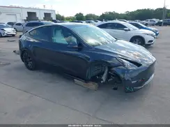 7SAYGDEF0RF048733 2024 TESLA MODEL Y