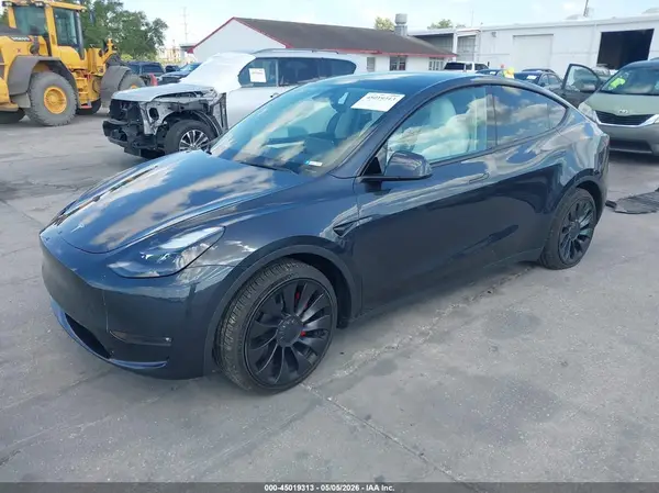 7SAYGDEF0RF048733 2024 TESLA MODEL Y - Image 2