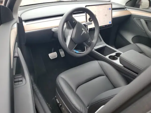 7SAYGDEF0RF057092 2024 TESLA MODEL Y - Image 8