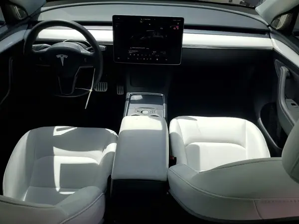 7SAYGDEF0RF059294 2024 TESLA MODEL Y - Image 8