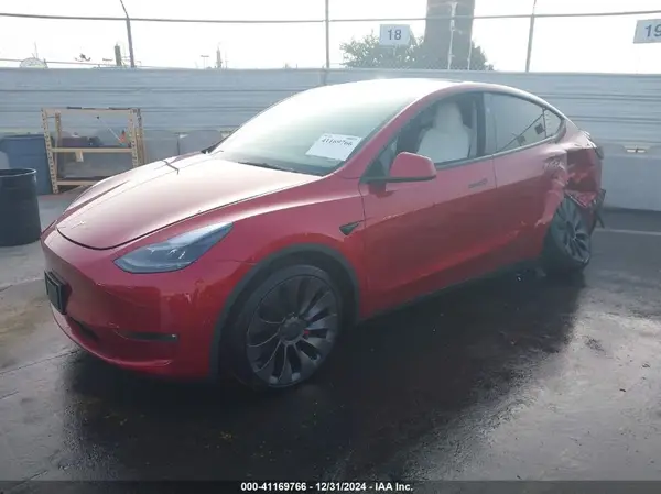 7SAYGDEF0RF072627 2024 TESLA MODEL Y - Image 2