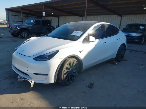 7SAYGDEF0RF072790 2024 TESLA MODEL Y - Image 2