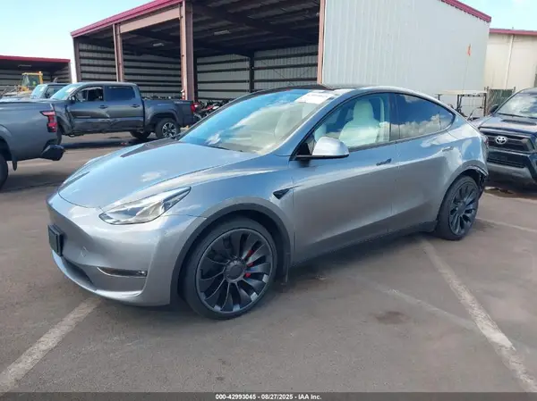 7SAYGDEF0RF114911 2024 TESLA MODEL Y - Image 2