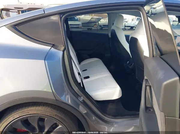 7SAYGDEF0RF114911 2024 TESLA MODEL Y - Image 8