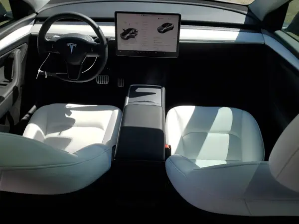 7SAYGDEF0RF128128 2024 TESLA MODEL Y - Image 8