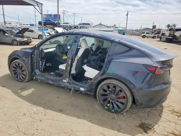 7SAYGDEF0RF161677 2024 TESLA MODEL Y - Image 2