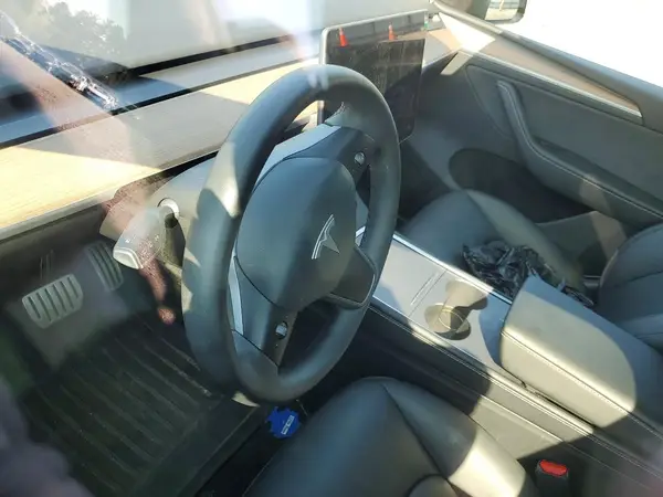7SAYGDEF0SA339932 2025 TESLA MODEL Y - Image 8
