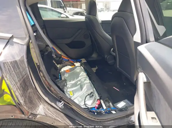 7SAYGDEF0SA340000 2025 TESLA MODEL Y - Image 8